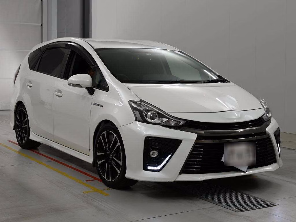 TOYOTA PRIUS ALPHA