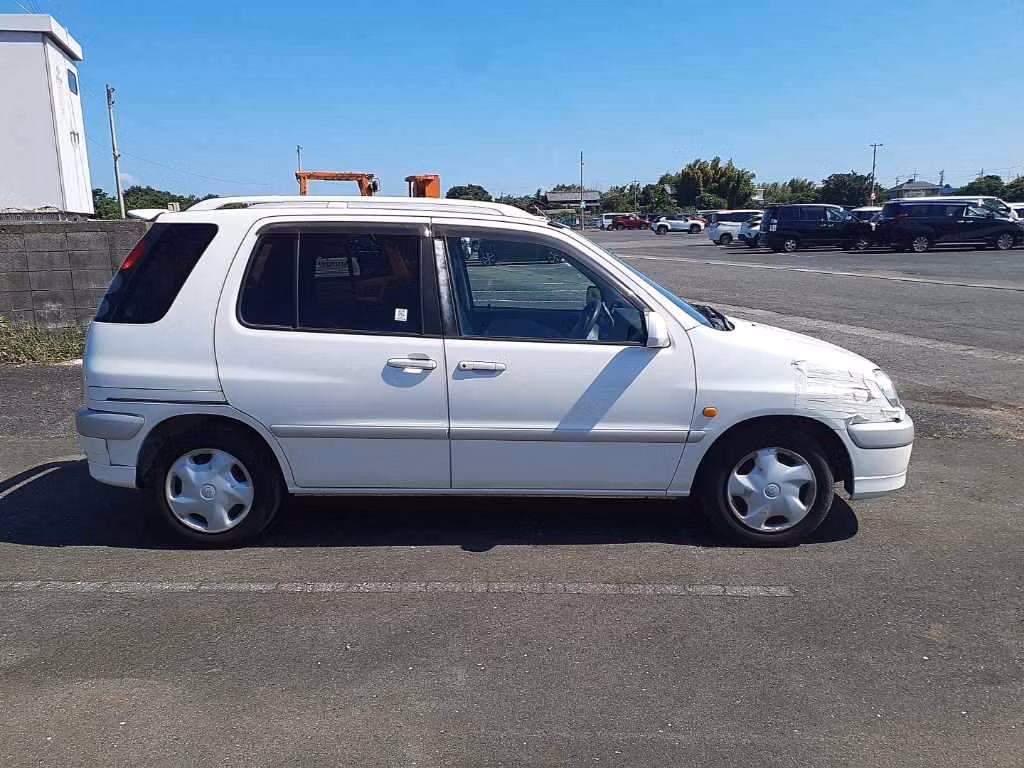 TOYOTA RAUM
