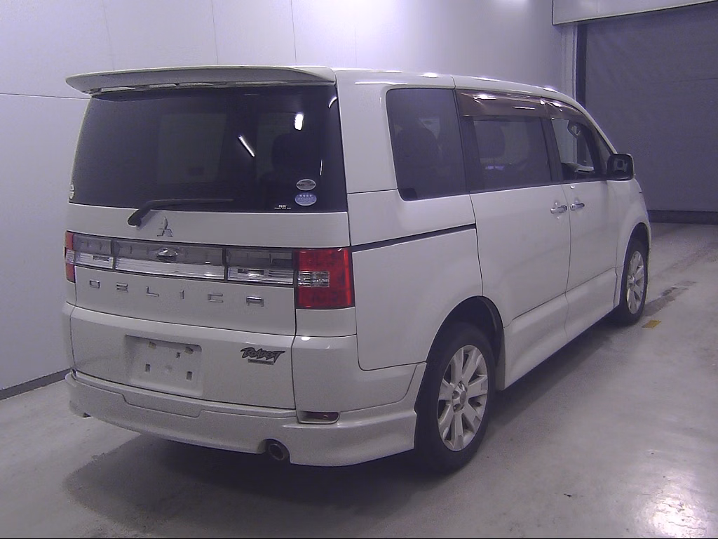 MITSUBISHI DELICA D:5
