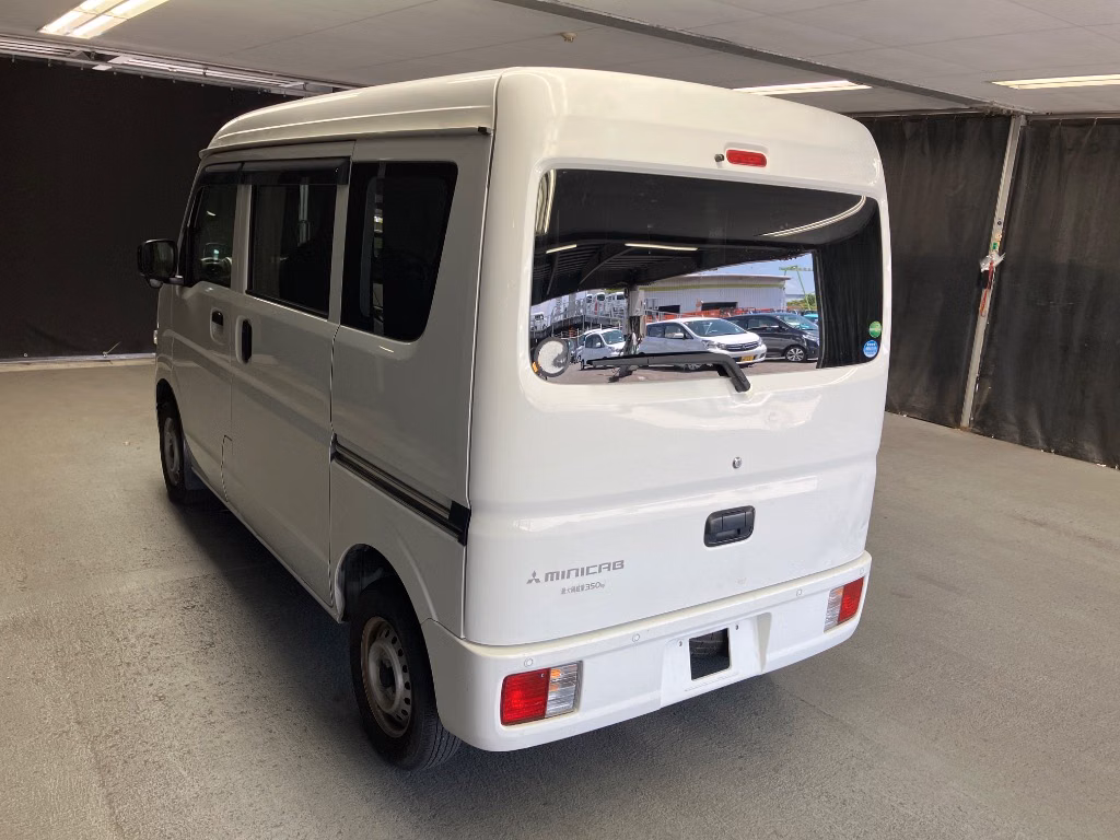 MITSUBISHI MINICAB