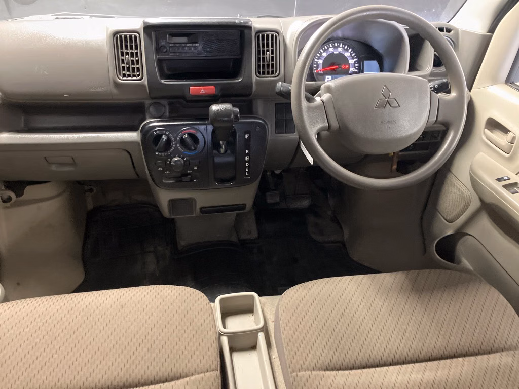 MITSUBISHI MINICAB