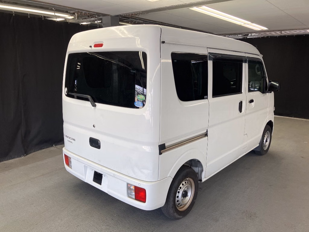 MITSUBISHI MINICAB