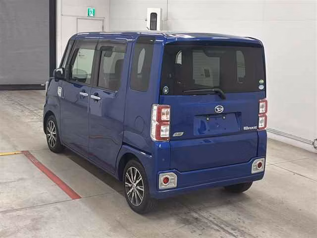 DAIHATSU WAKE
