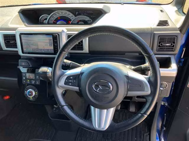 DAIHATSU WAKE