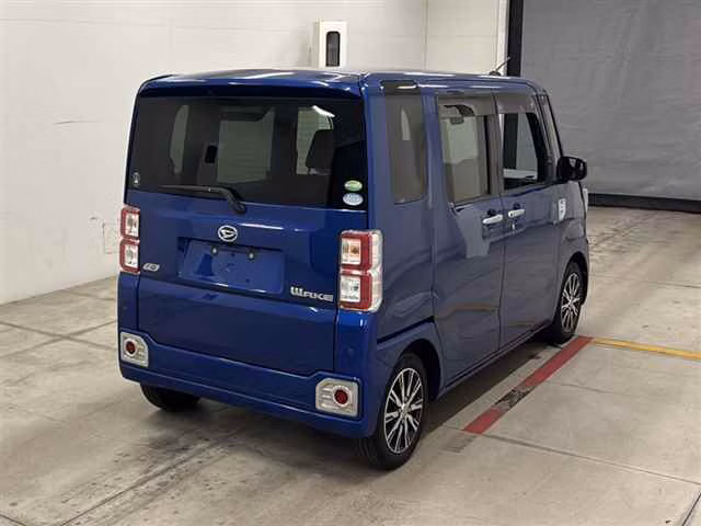 DAIHATSU WAKE