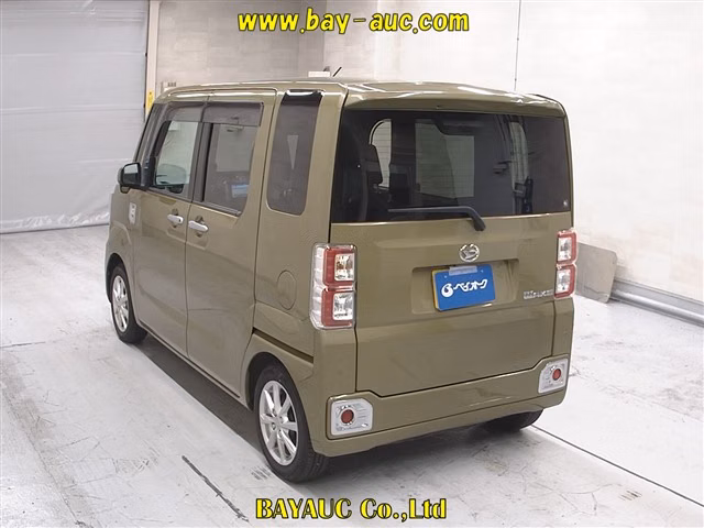 DAIHATSU WAKE