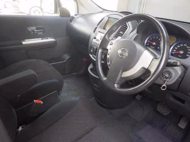NISSAN LAFESTA