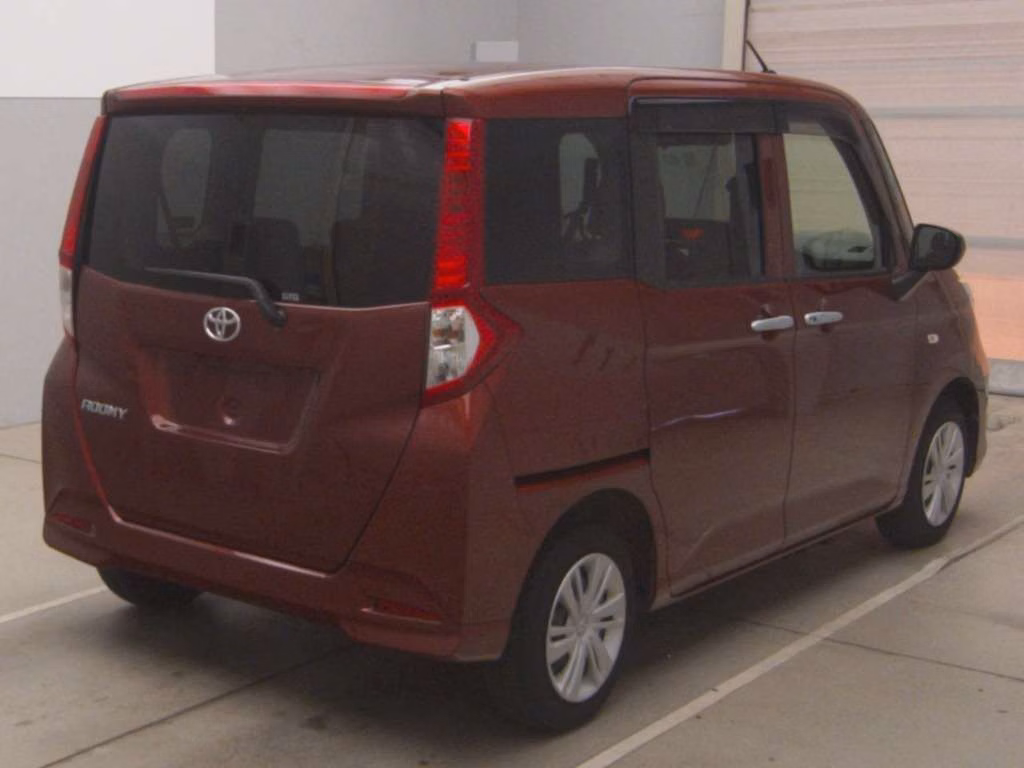 TOYOTA ROOMY