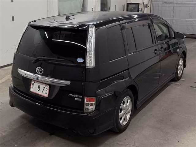 TOYOTA ISIS