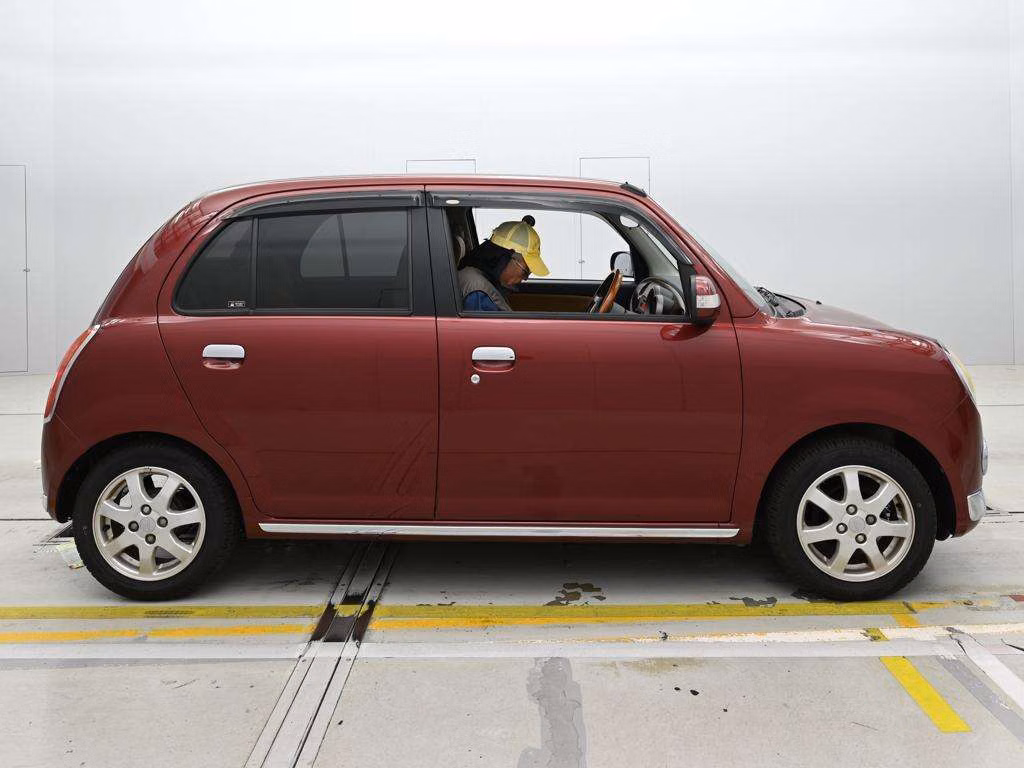 DAIHATSU MIRA GINO