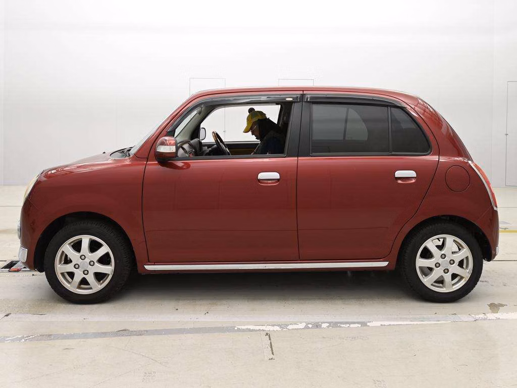 DAIHATSU MIRA GINO