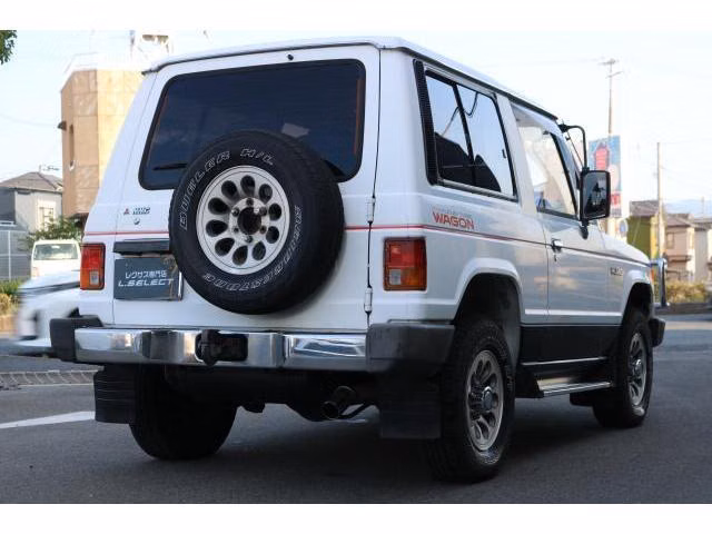 MITSUBISHI PAJERO