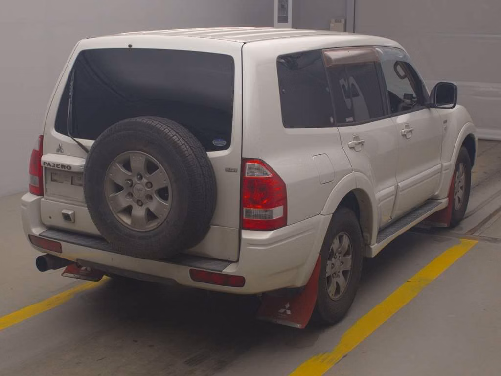 MITSUBISHI PAJERO