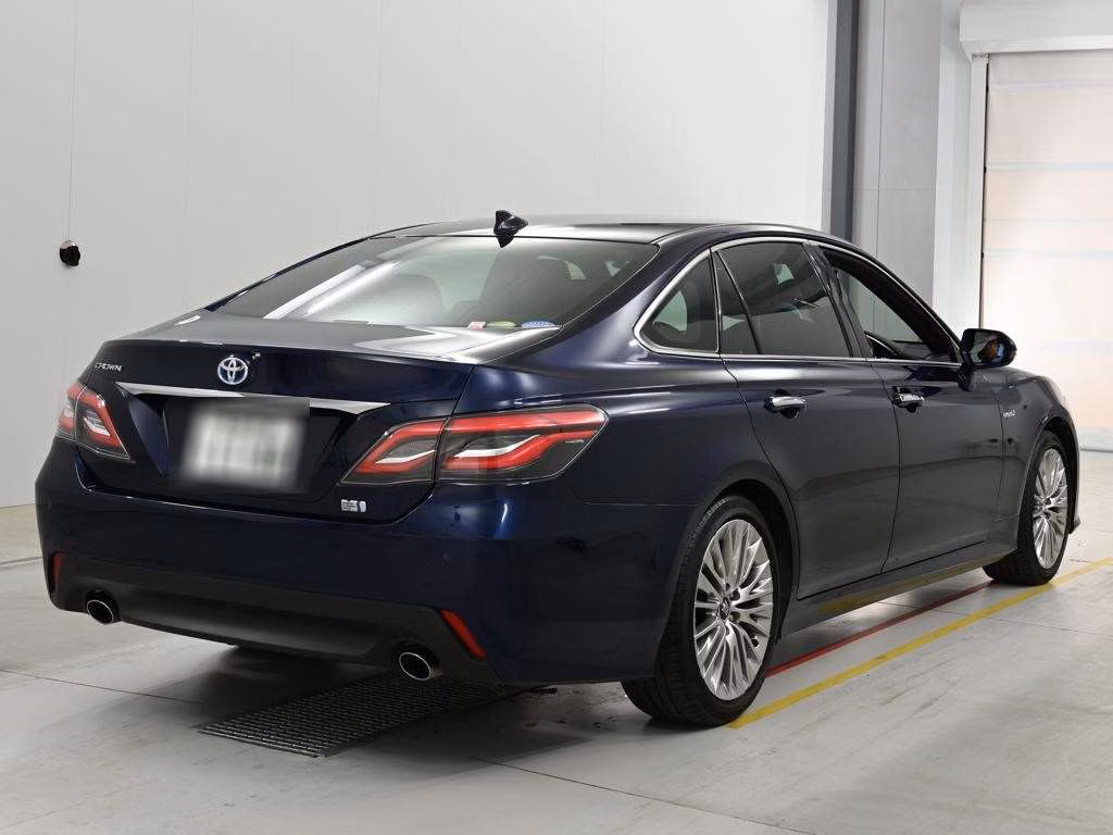 TOYOTA CROWN