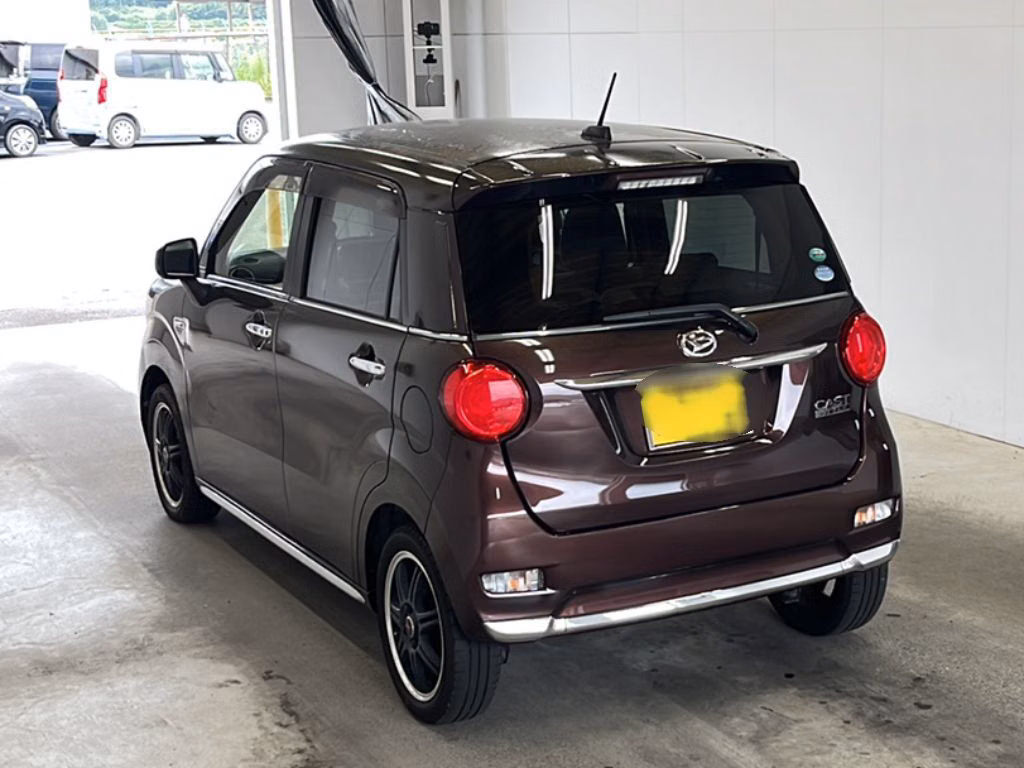 DAIHATSU CAST