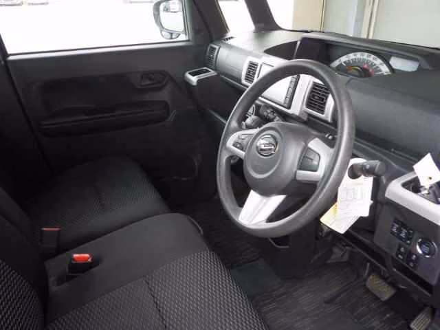 DAIHATSU WAKE