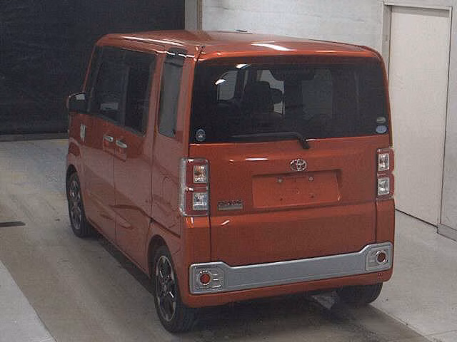 TOYOTA PIXIS MEGA