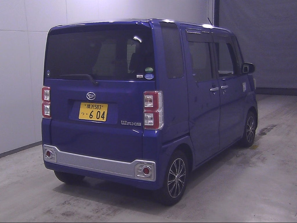 DAIHATSU WAKE