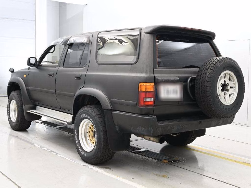 TOYOTA HILUX SURF