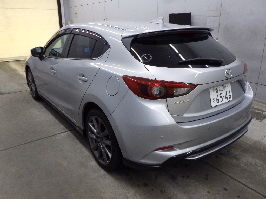 MAZDA AXELA