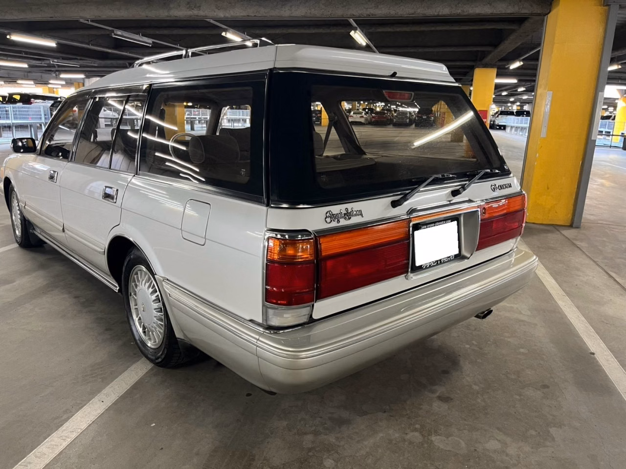 TOYOTA CROWN
