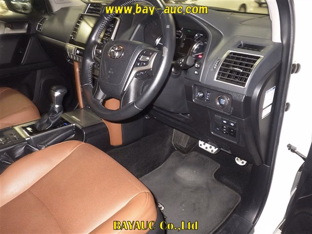 TOYOTA LAND CRUISER PRADO