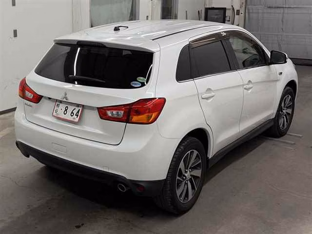 MITSUBISHI RVR