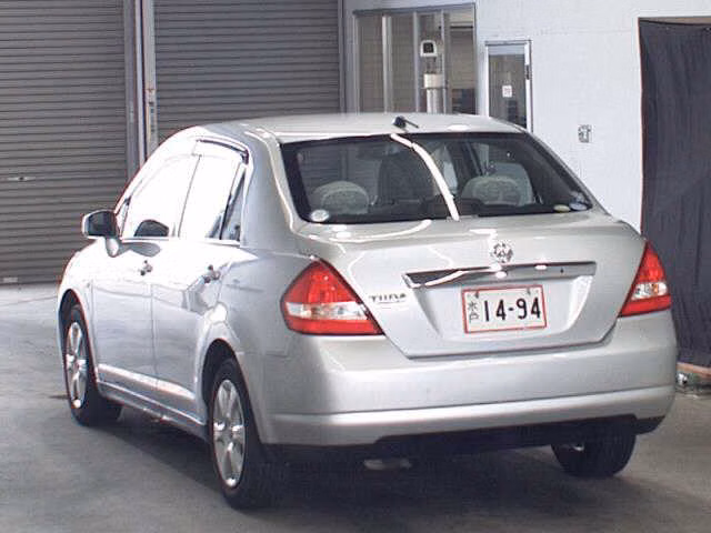 NISSAN TIIDA LATIO