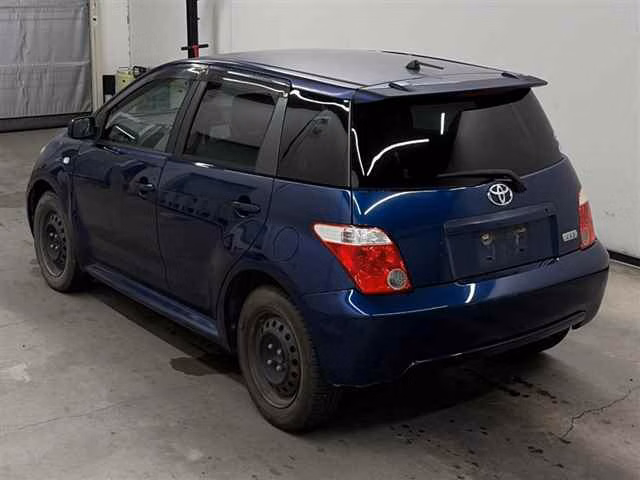 TOYOTA IST