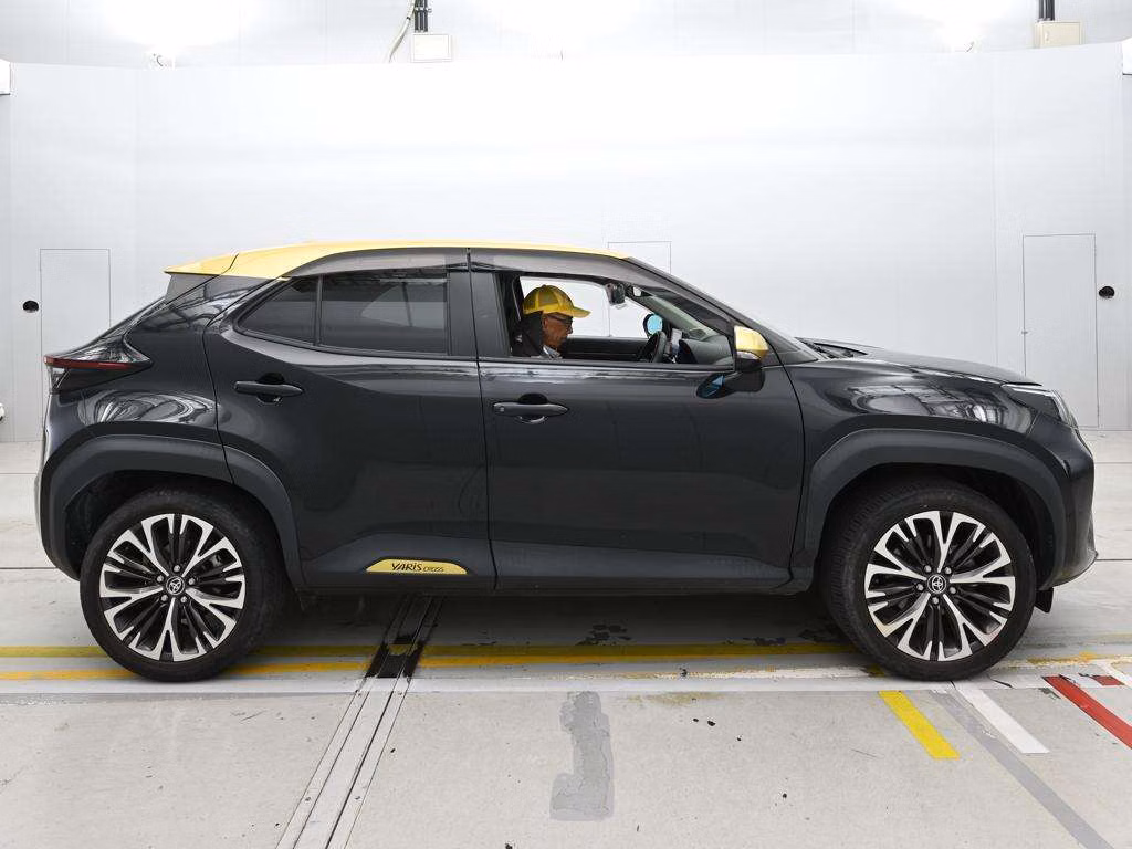 TOYOTA YARIS CROSS