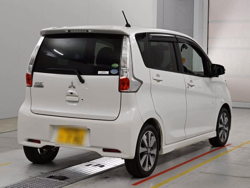 MITSUBISHI EK CUSTOM