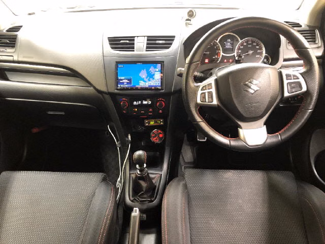 SUZUKI SWIFT