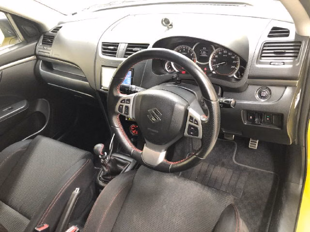 SUZUKI SWIFT