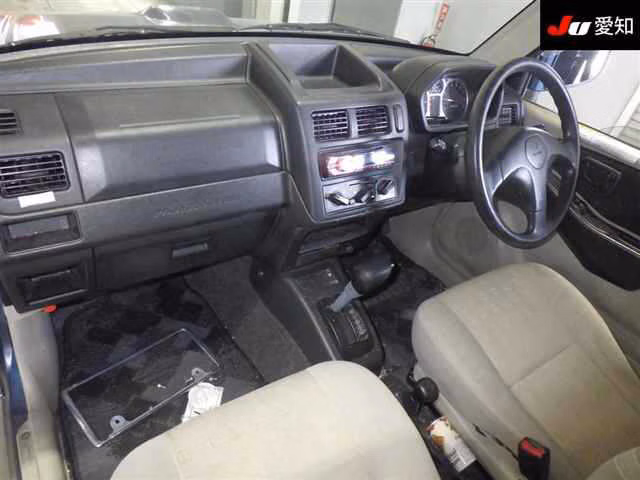 MITSUBISHI PAJERO MINI
