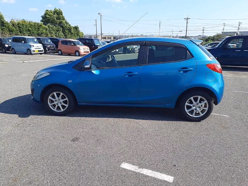 MAZDA DEMIO