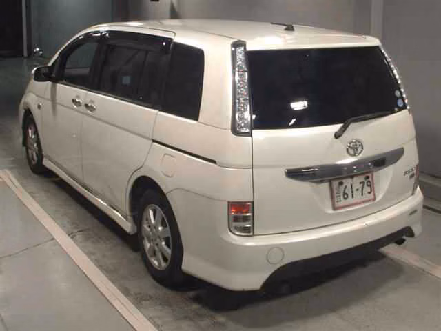 TOYOTA ISIS