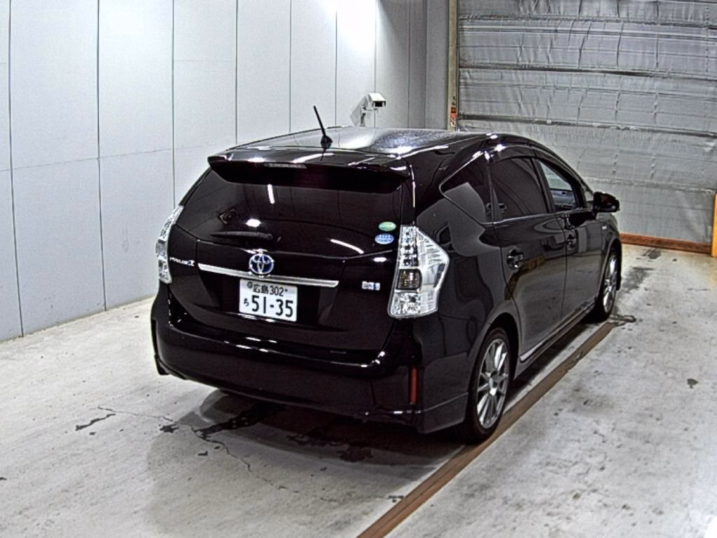 TOYOTA PRIUS ALPHA