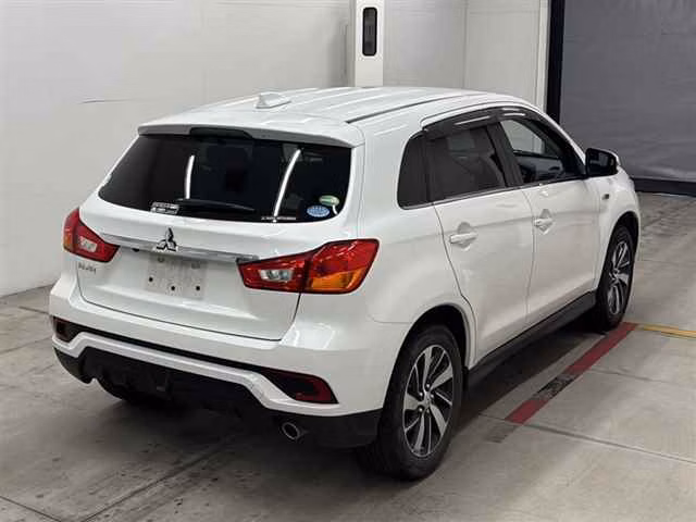 MITSUBISHI RVR
