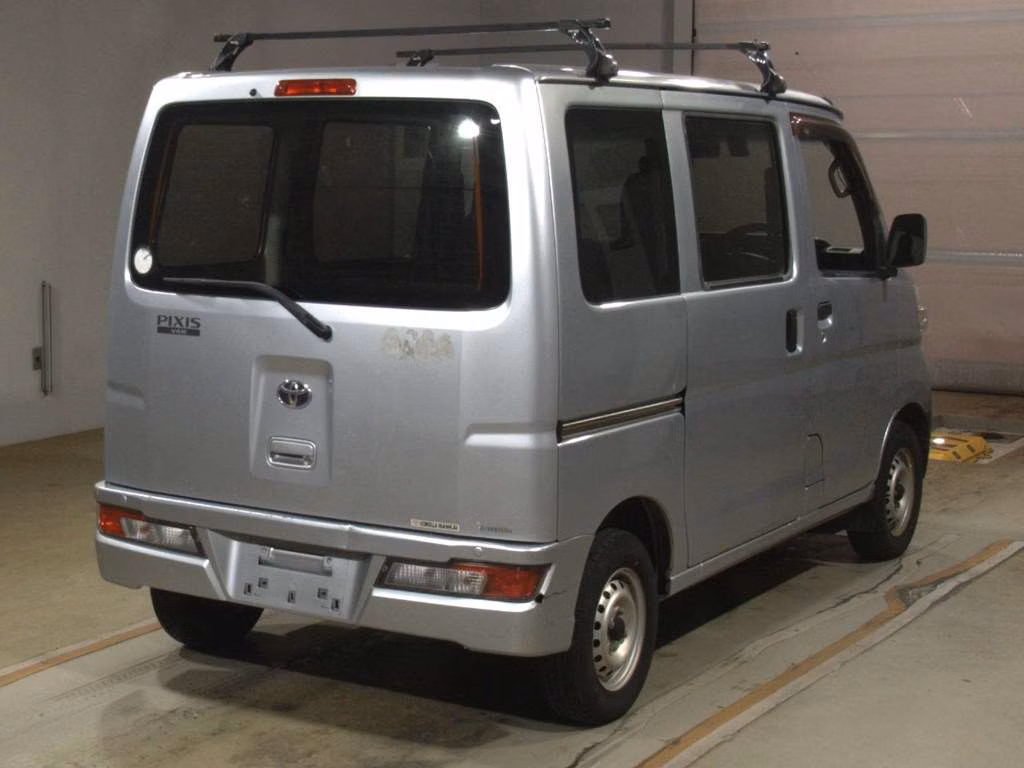 TOYOTA PIXIS VAN
