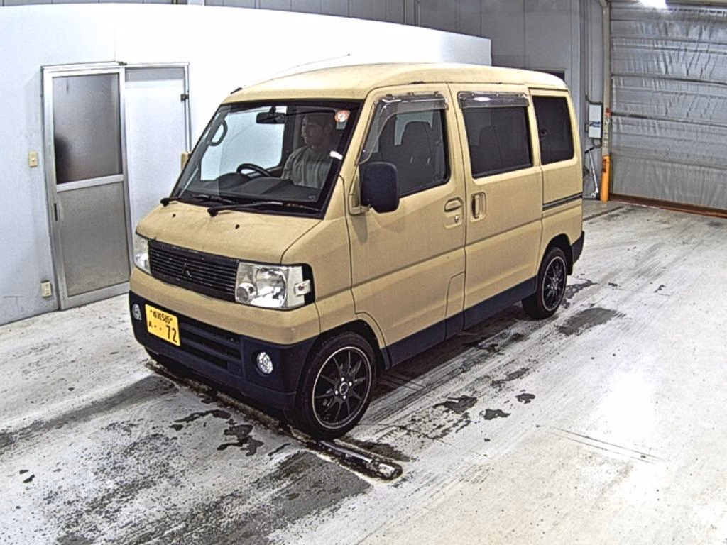 MITSUBISHI TOWN BOX