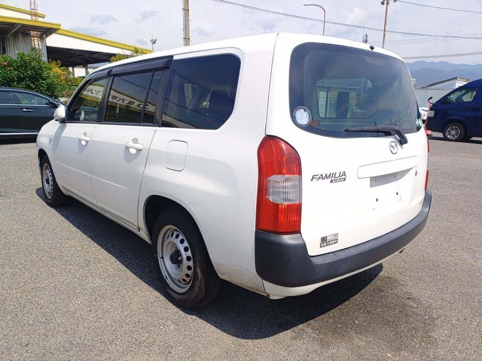 MAZDA FAMILIA