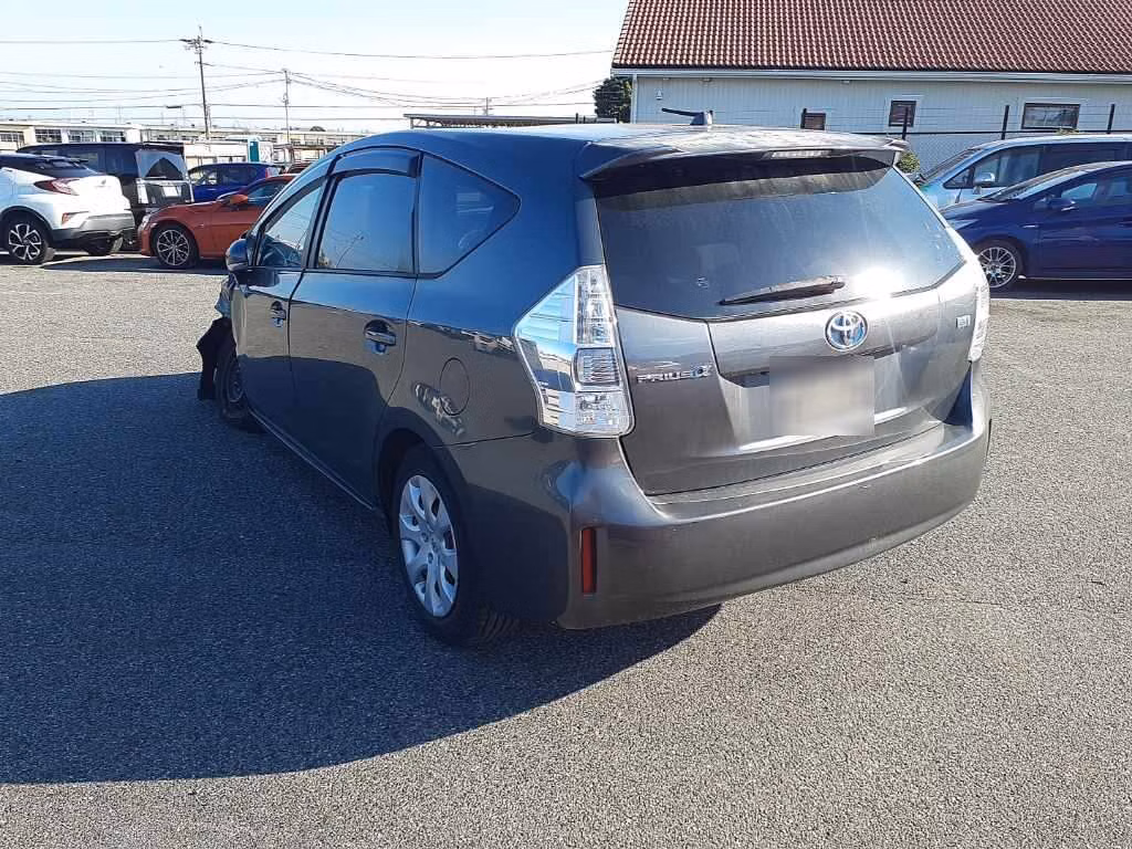 TOYOTA PRIUS ALPHA