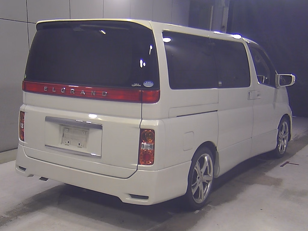 NISSAN ELGRAND