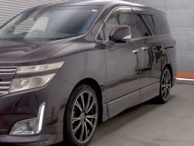 NISSAN ELGRAND