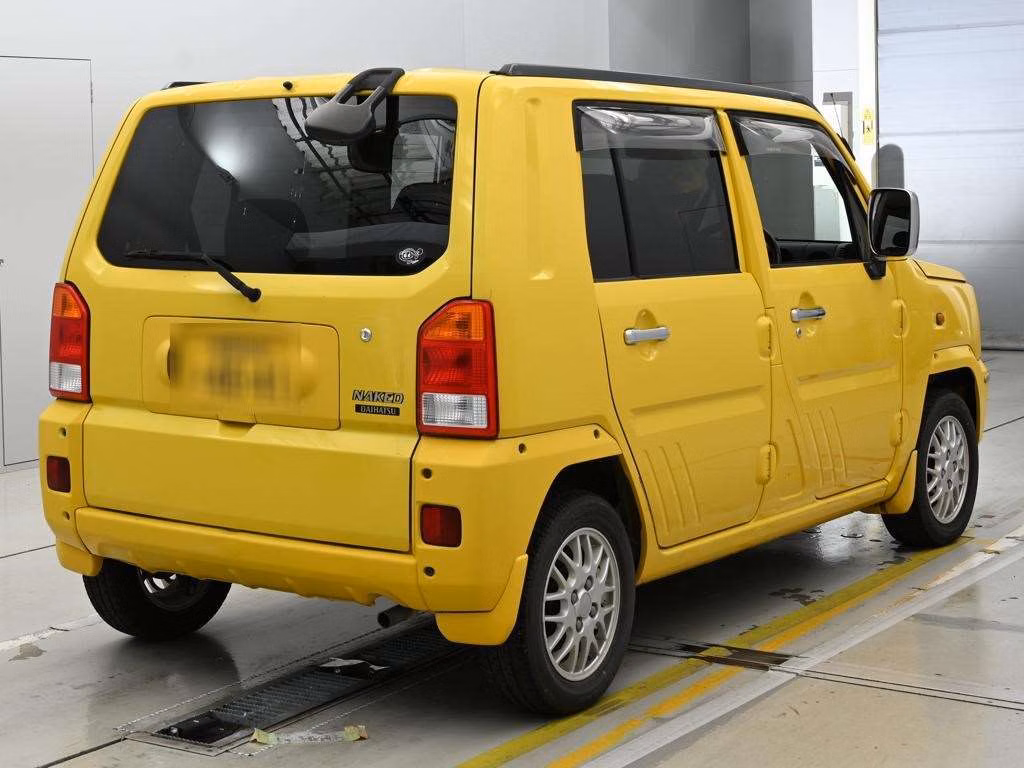 DAIHATSU NAKED