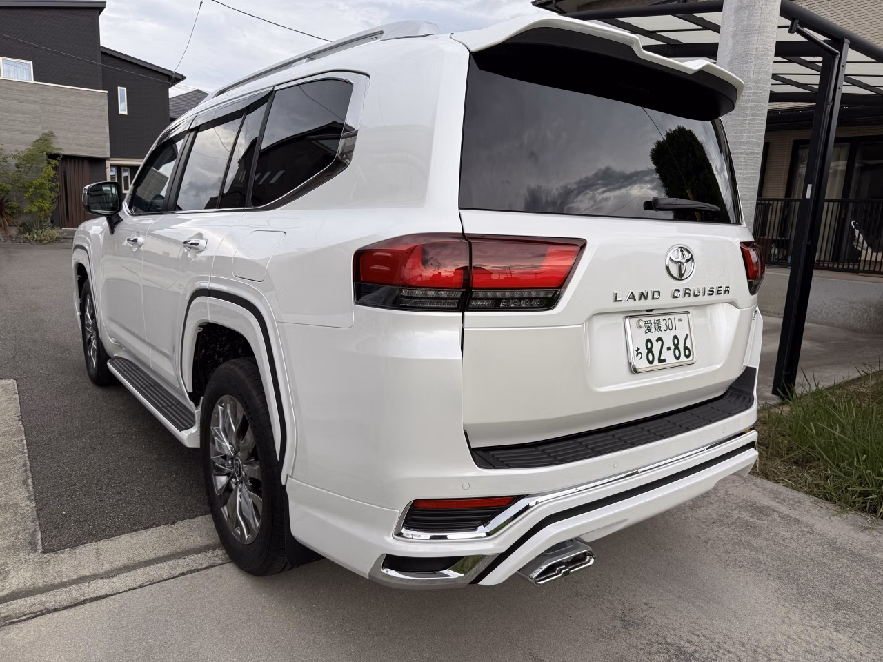 TOYOTA LAND CRUISER