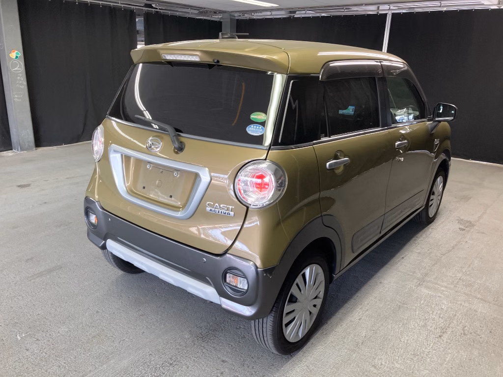 DAIHATSU CAST