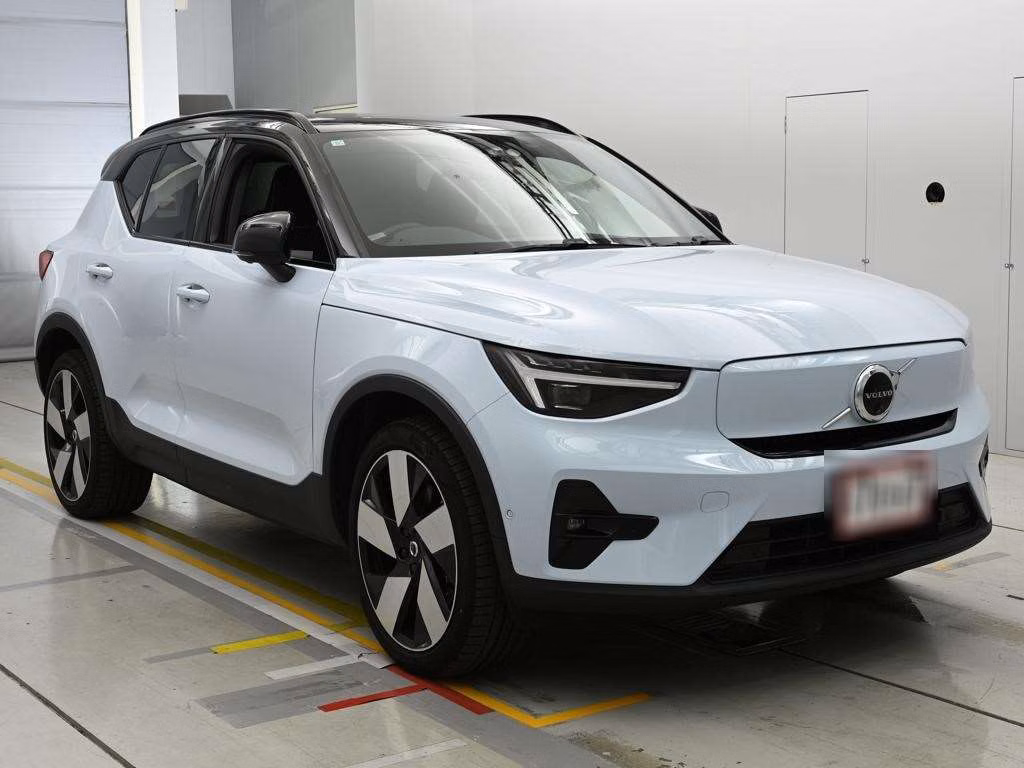 VOLVO EX40