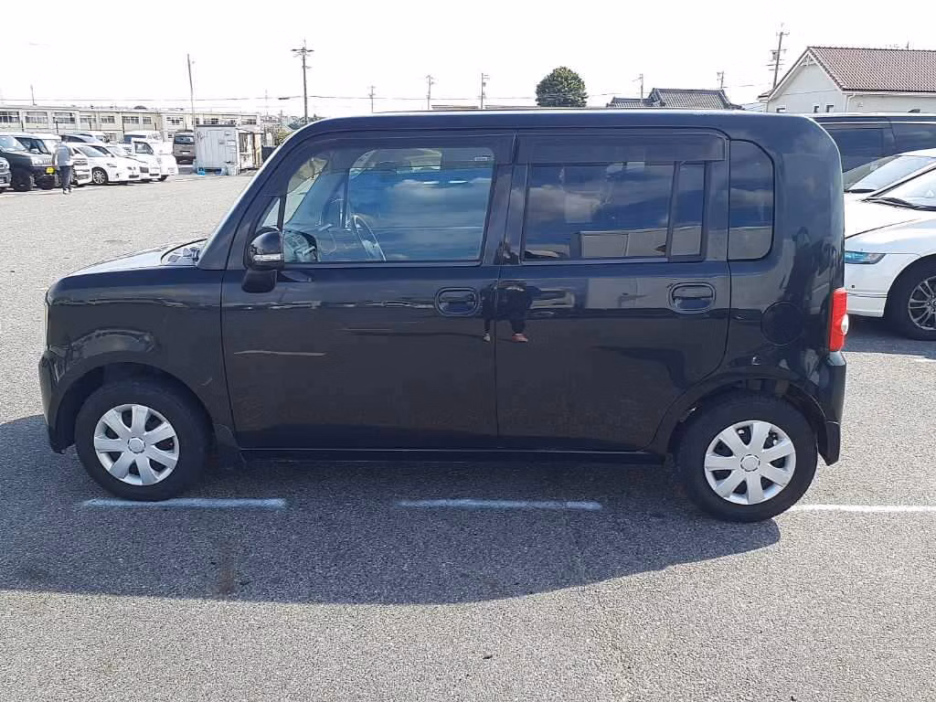 DAIHATSU MOVE CONTE