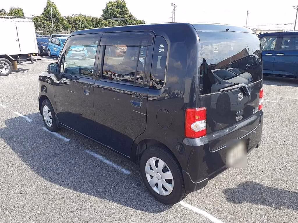 DAIHATSU MOVE CONTE